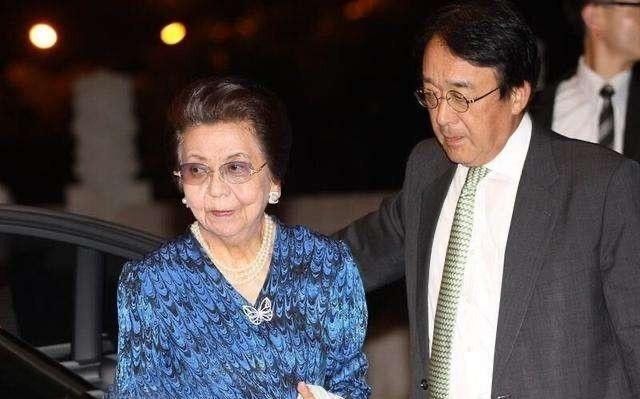 安倍晋三的母亲：最没话语权的<a href=