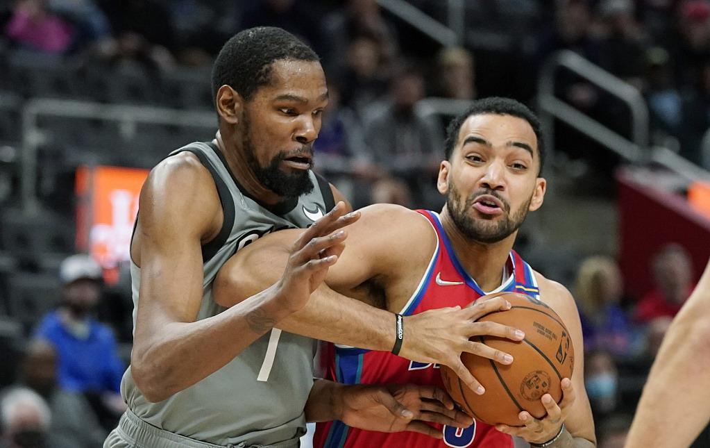 篮网客场逆转胜老鹰迎三连胜杜兰特32分准三双哈登串联全队