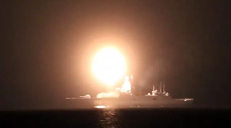 ▲俄军战舰试射“锆石”导弹视频截图。（俄国防部官网）
