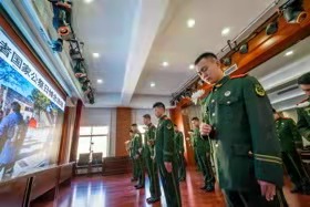 悼念遇难同胞,奋进强军征程!今天他们线上参加南京大屠杀死难者国家公祭日活动休闲区蓝鸢梦想 - Www.slyday.coM 悼念遇难同胞,奋进强军征程!今天他们线上参加南京大屠杀死难者国家公祭日活动休闲区蓝鸢梦想 - Www.slyday.coM