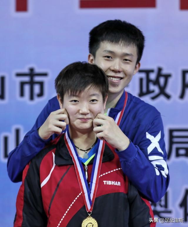 被王楚钦调侃圆润漏电,孙颖莎奋起反击,莎头组合甜蜜互动,太逗休闲区蓝鸢梦想 - Www.slyday.coM 被王楚钦调侃圆润漏电,孙颖莎奋起反击,莎头组合甜蜜互动,太逗休闲区蓝鸢梦想 - Www.slyday.coM