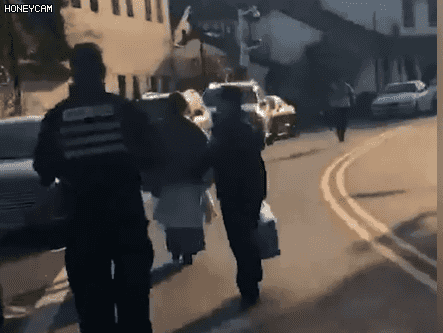 网友举报一女子国家公祭日穿和服逛街?警方回复了两个字→休闲区蓝鸢梦想 - Www.slyday.coM 网友举报一女子国家公祭日穿和服逛街?警方回复了两个字→休闲区蓝鸢梦想 - Www.slyday.coM