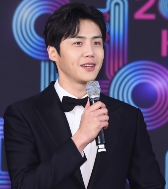 金宣虎没受绯闻影响，当选<a href=