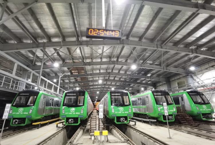 中国制造又火了，越南首条轻轨通车后，越网友纷纷指责日本