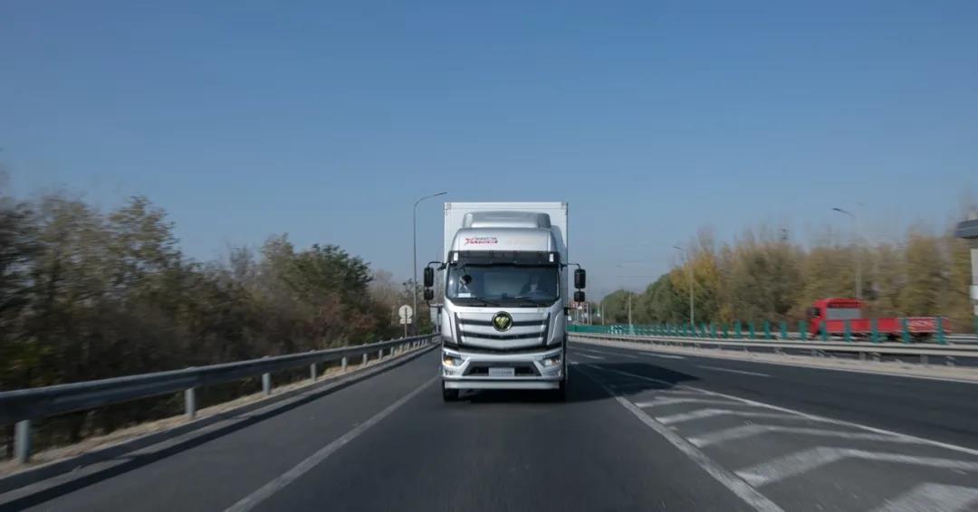 中国年度卡车评委为什么把选票投给了欧航R pro自动挡超级中卡?休闲区蓝鸢梦想 - Www.slyday.coM 中国年度卡车评委为什么把选票投给了欧航R pro自动挡超级中卡?休闲区蓝鸢梦想 - Www.slyday.coM