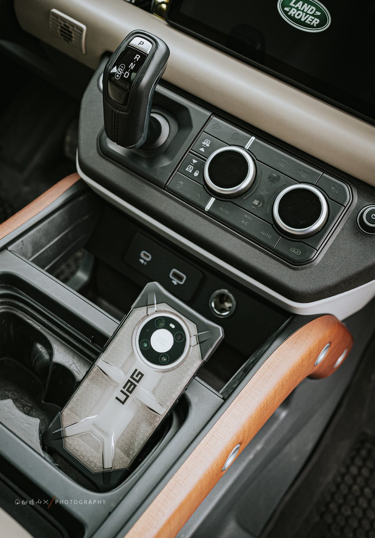 给华为Mate40Pro的抗摔“铁甲衣”,上手能砸核桃的UAG手机壳休闲区蓝鸢梦想 - Www.slyday.coM 给华为Mate40Pro的抗摔“铁甲衣”,上手能砸核桃的UAG手机壳休闲区蓝鸢梦想 - Www.slyday.coM