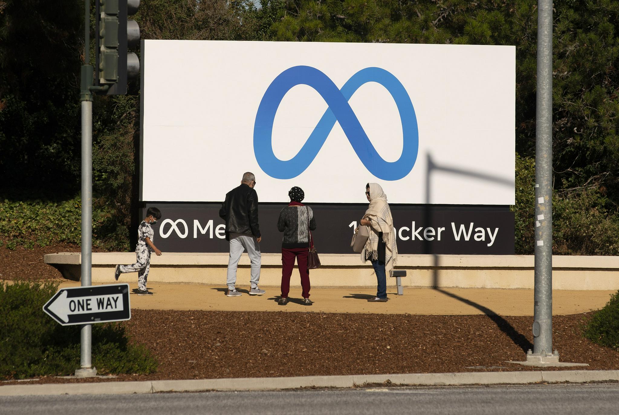 10��28�գ�����ĸ��˾����Ϊ��Meta Platforms�� ͼ���Ӿ��й�