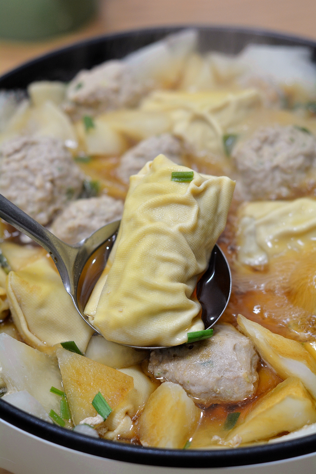 冬天的“花心”萝卜这么做，水灵软嫩多汁，放9个千张肉包真带劲