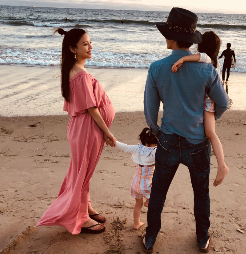 王力宏离婚！李靓蕾或分得3亿财产，与贵妇名媛往来，她不简单