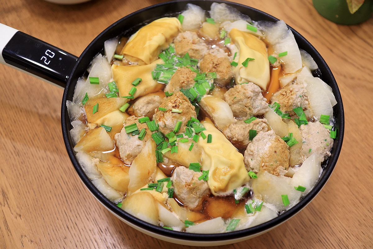 冬天的“花心”萝卜这么做，水灵软嫩多汁，放9个千张肉包真带劲