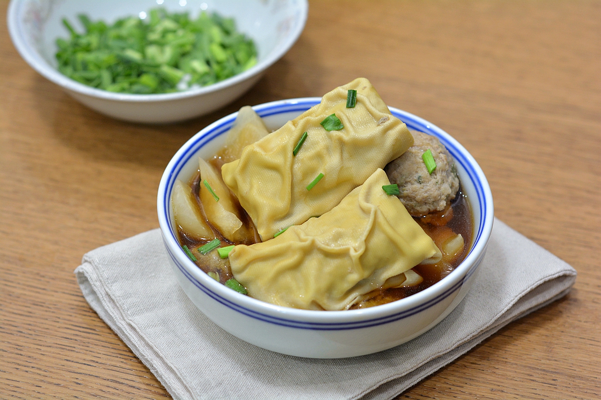 冬天的“花心”萝卜这么做，水灵软嫩多汁，放9个千张肉包真带劲