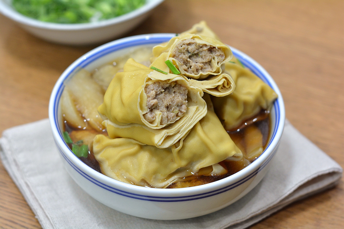 冬天的“花心”萝卜这么做，水灵软嫩多汁，放9个千张肉包真带劲