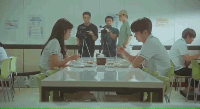 第一集就磕死我了，这9.1分小甜剧太上头