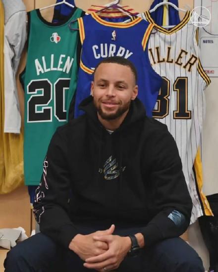 三分之神库里加冕nba历史三分王超越雷阿伦纪录