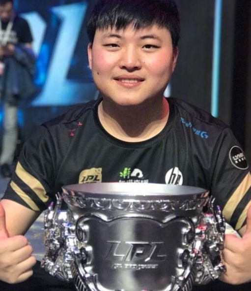 时隔560天:UZI官宣复出!你认为UZI能重回巅峰吗?休闲区蓝鸢梦想 - Www.slyday.coM 时隔560天:UZI官宣复出!你认为UZI能重回巅峰吗?休闲区蓝鸢梦想 - Www.slyday.coM