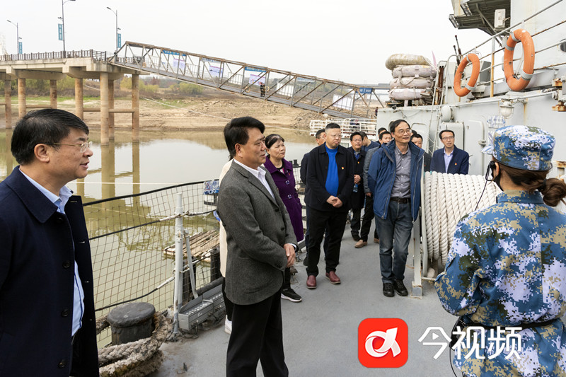 豫章师范学院党委理论学习中心组登上南昌舰开展党史学习教育休闲区蓝鸢梦想 - Www.slyday.coM 豫章师范学院党委理论学习中心组登上南昌舰开展党史学习教育休闲区蓝鸢梦想 - Www.slyday.coM