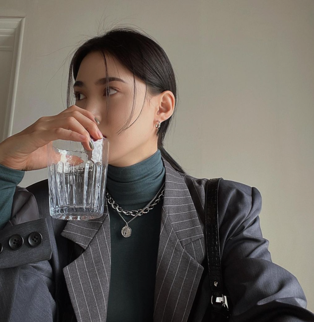 OMG…这两个女人在台上鲨疯了!让你们跳舞,没让你们惹火?休闲区蓝鸢梦想 - Www.slyday.coM OMG…这两个女人在台上鲨疯了!让你们跳舞,没让你们惹火?休闲区蓝鸢梦想 - Www.slyday.coM