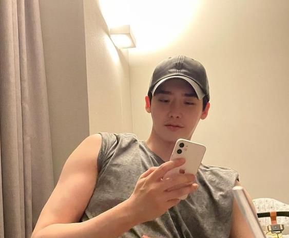 隐藏在清秀脸蛋下的健硕身材!脸蛋跟身材超反差的<a href=