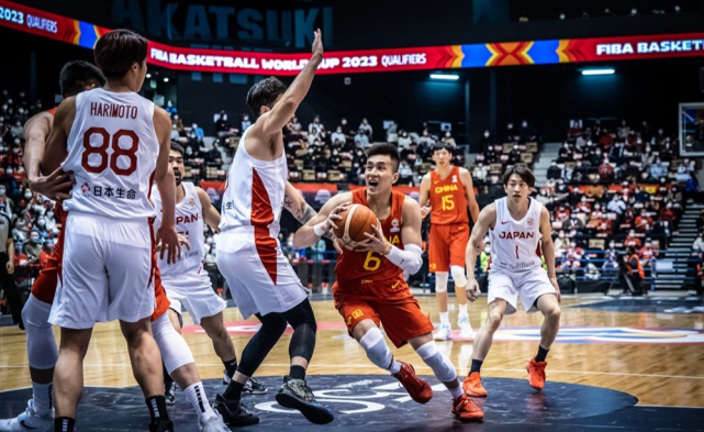 中国男篮死拼<a href=