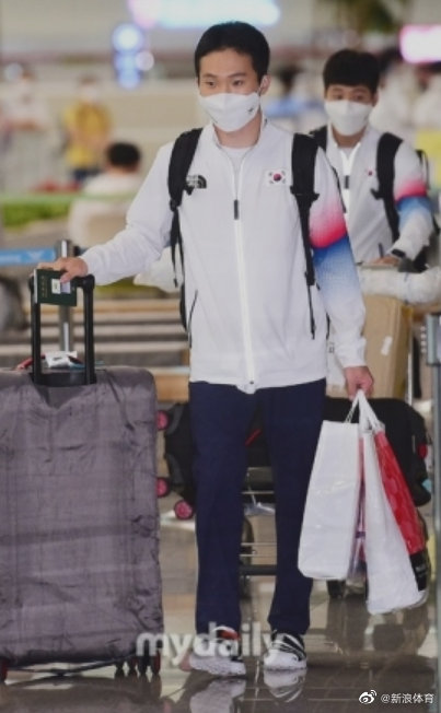 东京奥运会体操男子跳马金牌选手<a href=