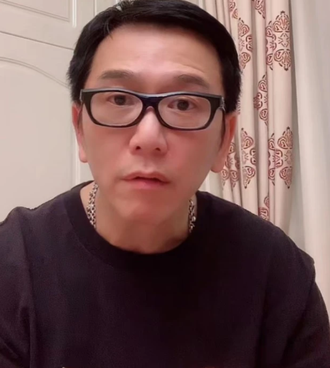 8位港圈“渣男”,对女伴一个比一个狠,原配被逼到离婚出家 8位港圈“渣男”,对女伴一个比一个狠,原配被逼到离婚出家