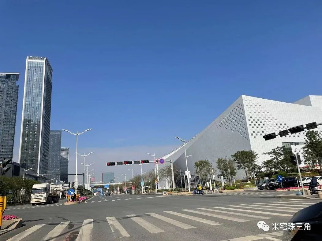 光明的天花板到底有多高?休闲区蓝鸢梦想 - Www.slyday.coM 光明的天花板到底有多高?休闲区蓝鸢梦想 - Www.slyday.coM