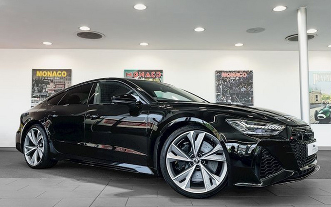 搭载4.0T V8的西装暴徒！奥迪全新RS 7海外实拍，3.6秒即可破百