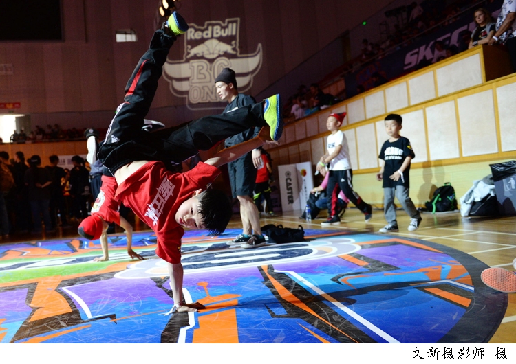 课堂上学街舞是怎样的体验?这两所学校让艺术伴随孩子终身发展休闲区蓝鸢梦想 - Www.slyday.coM 课堂上学街舞是怎样的体验?这两所学校让艺术伴随孩子终身发展休闲区蓝鸢梦想 - Www.slyday.coM