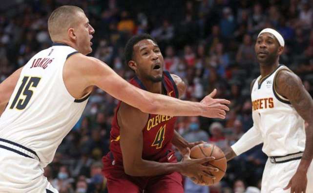 ��11ս9ʤڹ�ͺ�����ɫ����ʿ��ʤ���35�� ��ȡ5��ʤ�������ǰ3