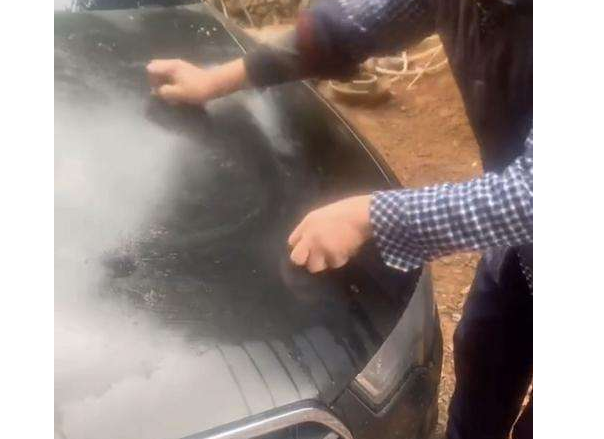 男子开60万宝马回农村,舅舅喜出望外,用钢丝球洗车休闲区蓝鸢梦想 - Www.slyday.coM 男子开60万宝马回农村,舅舅喜出望外,用钢丝球洗车休闲区蓝鸢梦想 - Www.slyday.coM