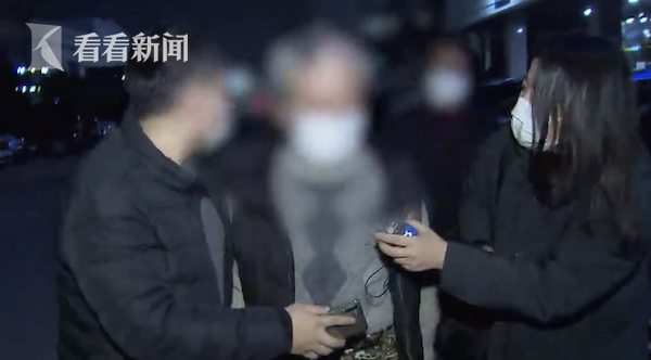 韩国素媛案罪犯家中遭陌生男子袭击 头部受伤贴创口贴休闲区蓝鸢梦想 - Www.slyday.coM 韩国素媛案罪犯家中遭陌生男子袭击 头部受伤贴创口贴休闲区蓝鸢梦想 - Www.slyday.coM