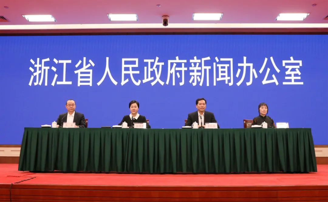 浙江三地新增确诊病例79例,其中宁波4例、绍兴75例休闲区蓝鸢梦想 - Www.slyday.coM 浙江三地新增确诊病例79例,其中宁波4例、绍兴75例休闲区蓝鸢梦想 - Www.slyday.coM