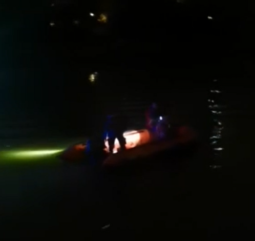 失联8天!23岁女孩家属沿溪发寻人启事:不相信她在水里休闲区蓝鸢梦想 - Www.slyday.coM 失联8天!23岁女孩家属沿溪发寻人启事:不相信她在水里休闲区蓝鸢梦想 - Www.slyday.coM