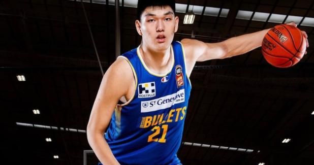 0分1篮板!刘传兴机会寥寥没有得分,采访表示澳洲联赛对抗很强