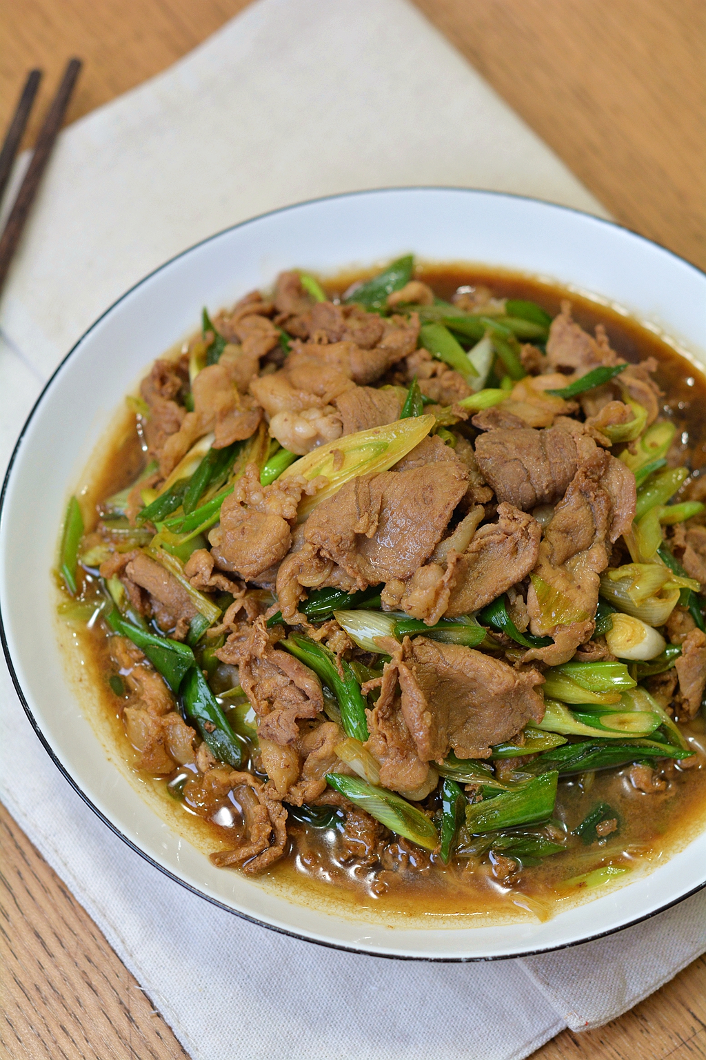 [转载]葱爆羊肉这么炒，肉片又薄又香还不老，没油烟不溅油，好吃又省时