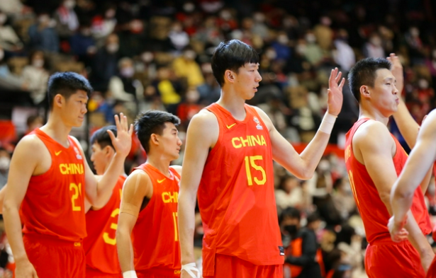 硬碰硬!战澳洲中国男篮12人最强阵容出炉,赢球就晋级