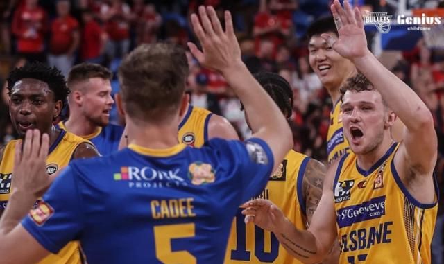 0分1篮板!刘传兴机会寥寥没有得分,采访表示澳洲联赛对抗很强