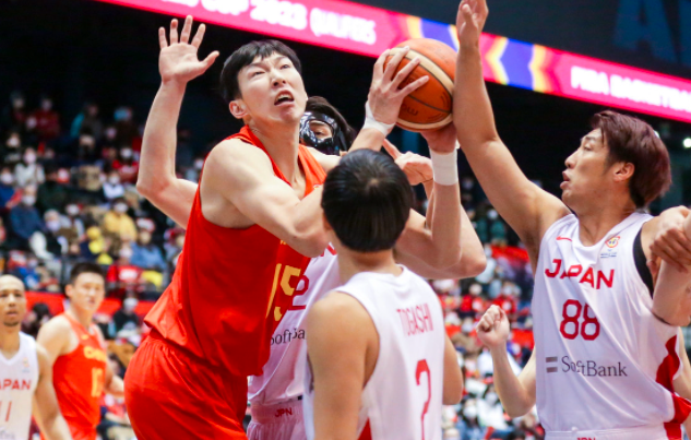 硬碰硬!战澳洲中国男篮12人最强阵容出炉,赢球就晋级