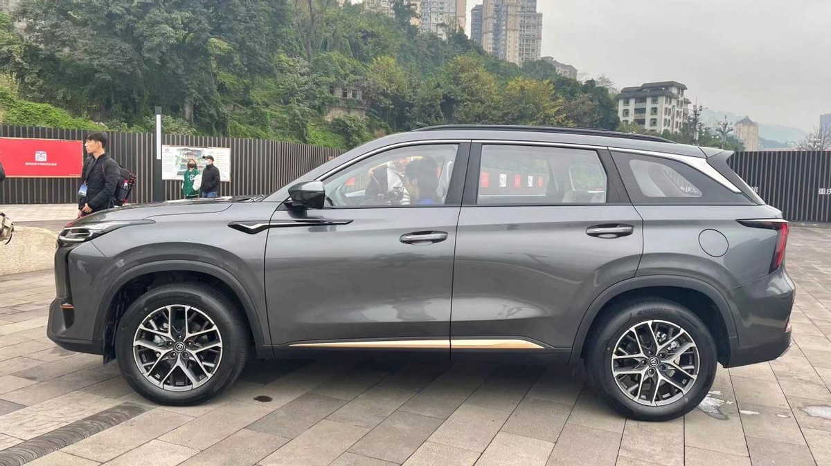 两种格栅都惊艳,进阶后的第二代长安CS75PLUS凭什么成为颜值控休闲区蓝鸢梦想 - Www.slyday.coM 两种格栅都惊艳,进阶后的第二代长安CS75PLUS凭什么成为颜值控休闲区蓝鸢梦想 - Www.slyday.coM