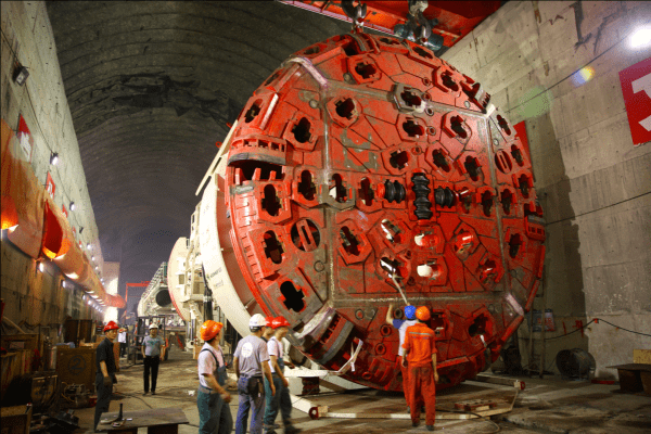 全长98公里，中国建成世界最长隧道，<a href=