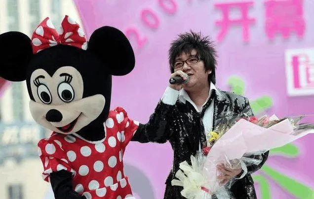 这6位歌手，靠一首歌吃一辈子，农民工因此赚上亿元还买豪车