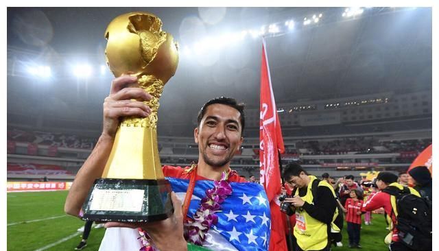 中超4消息!艾哈宣布退役,金英权回<a href=