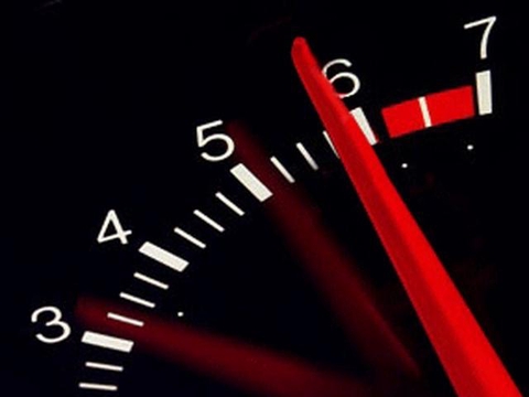 应该如何预防和清除发动机积碳？