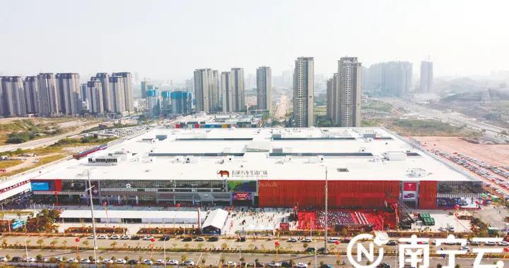 南宁五象汽车生活广场二期工程投入使用 西南地区最大汽车产业园正式亮相