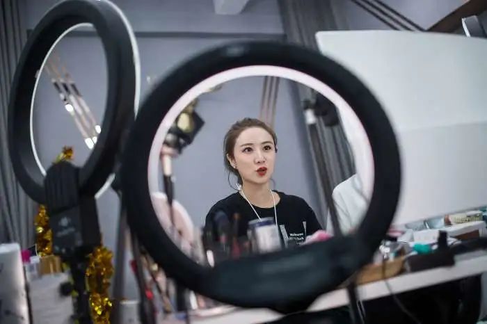 比范冰冰多4.57亿!薇娅全网被封,部分涉偷逃税公司被曝已注销!新华社:已有上千人主动补缴税款休闲区蓝鸢梦想 - Www.slyday.coM 比范冰冰多4.57亿!薇娅全网被封,部分涉偷逃税公司被曝已注销!新华社:已有上千人主动补缴税款休闲区蓝鸢梦想 - Www.slyday.coM