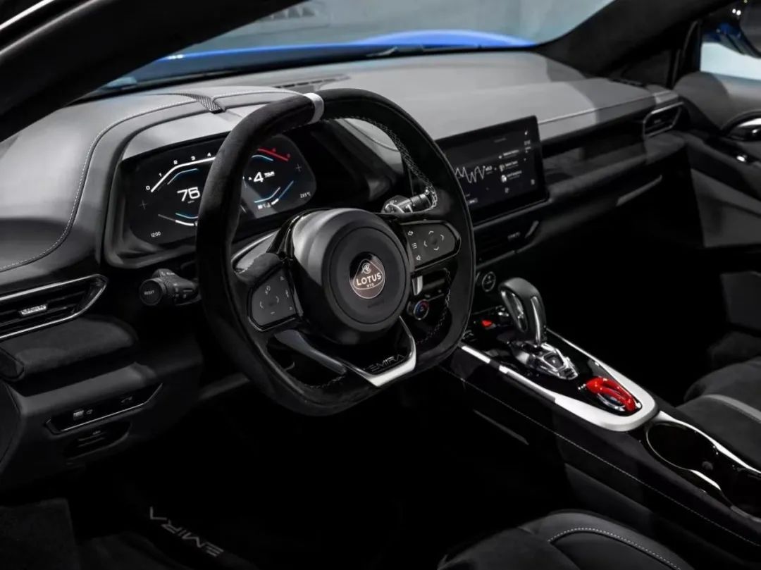 路特斯EMIRA与保时捷718 Cayman谁更强?