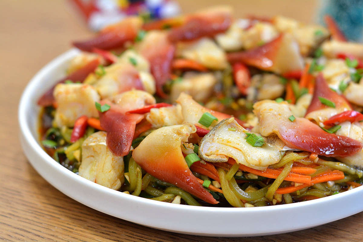 快来尝这道圣诞味的新鲜菜,凉拌麻辣真鳕北极贝,脆嫩香弹绝绝子 快来尝这道圣诞味的新鲜菜,凉拌麻辣真鳕北极贝,脆嫩香弹绝绝子