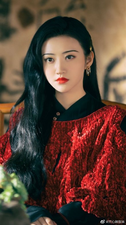 司藤景甜旗袍造型数不胜数可霸气可女王可风情万种