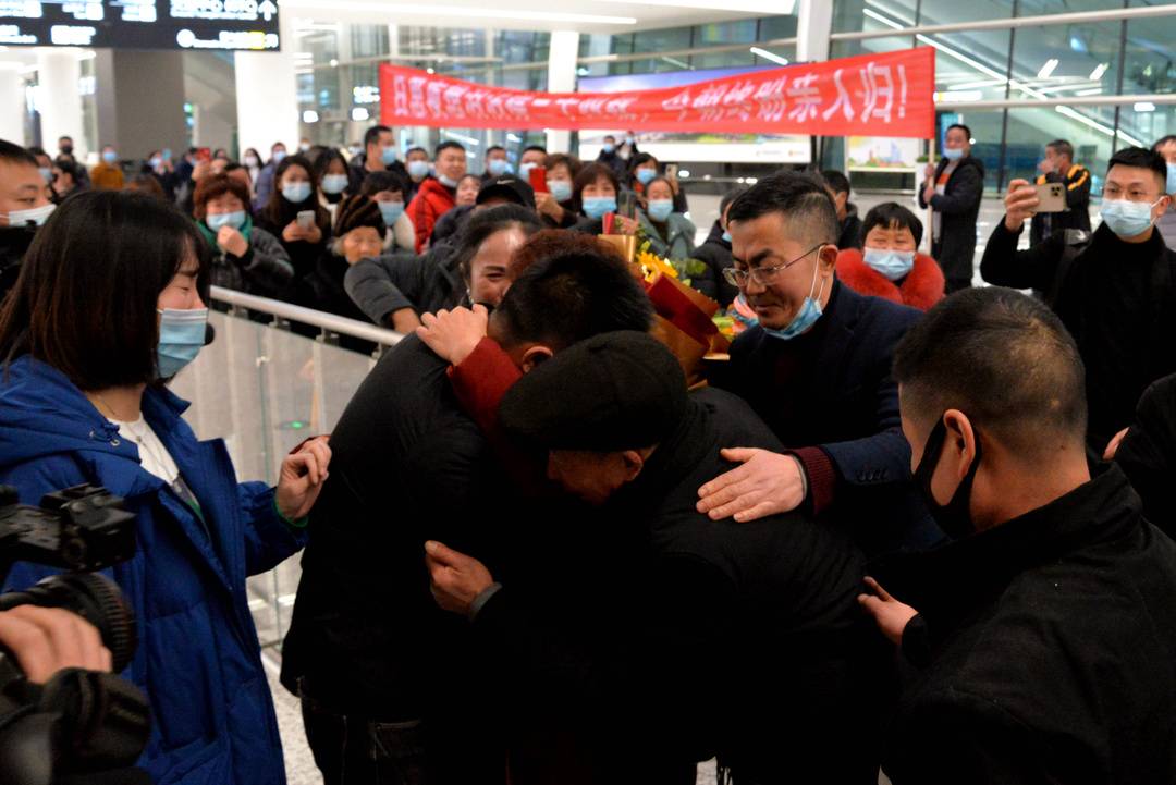 儿子被拐父亲边收鸡毛边寻子 34年后团圆母亲喂儿子吃了家乡的汤圆休闲区蓝鸢梦想 - Www.slyday.coM 儿子被拐父亲边收鸡毛边寻子 34年后团圆母亲喂儿子吃了家乡的汤圆休闲区蓝鸢梦想 - Www.slyday.coM