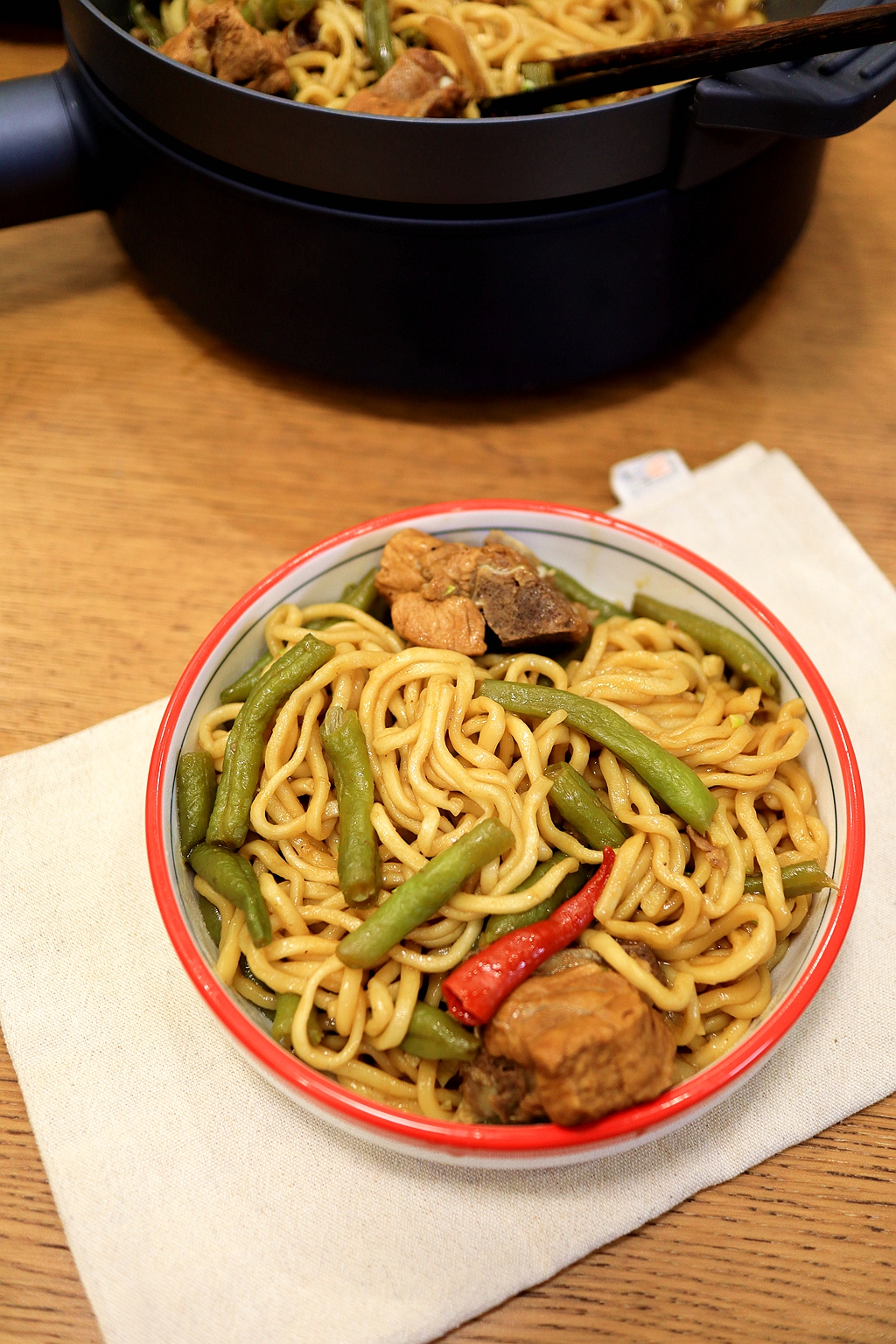 [转载]百吃不厌的排骨豆角焖面，省一个步骤，面条柔软入味，越吃越爱